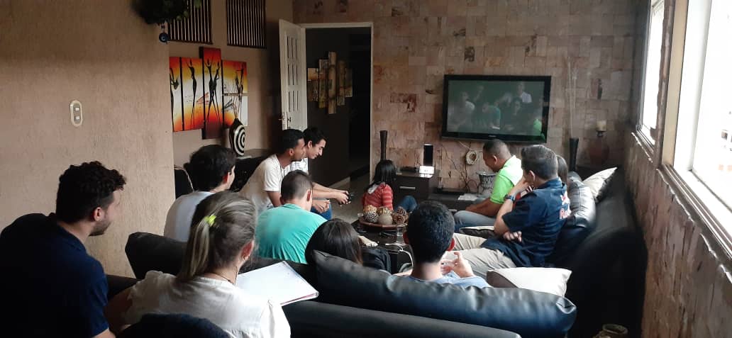 Equipo de Vente Joven Aragua realiza video conferencia con Internacionalista Antonella Marty