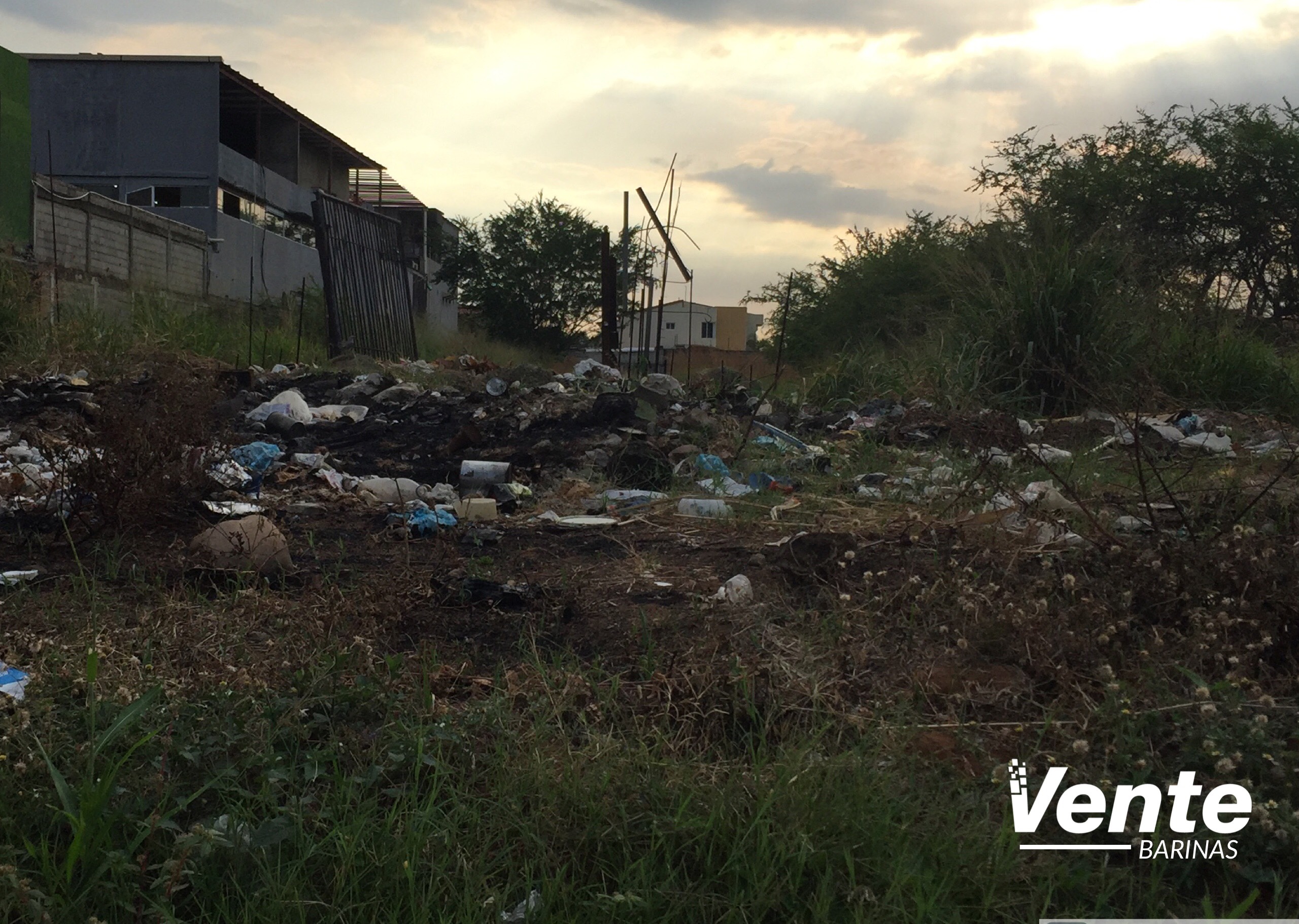 César Tablante denuncia botadero de basura en la avenida Los Llanos (+Fotos)